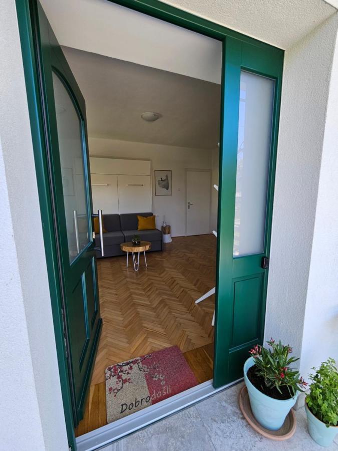 Apartment The Door Postojna